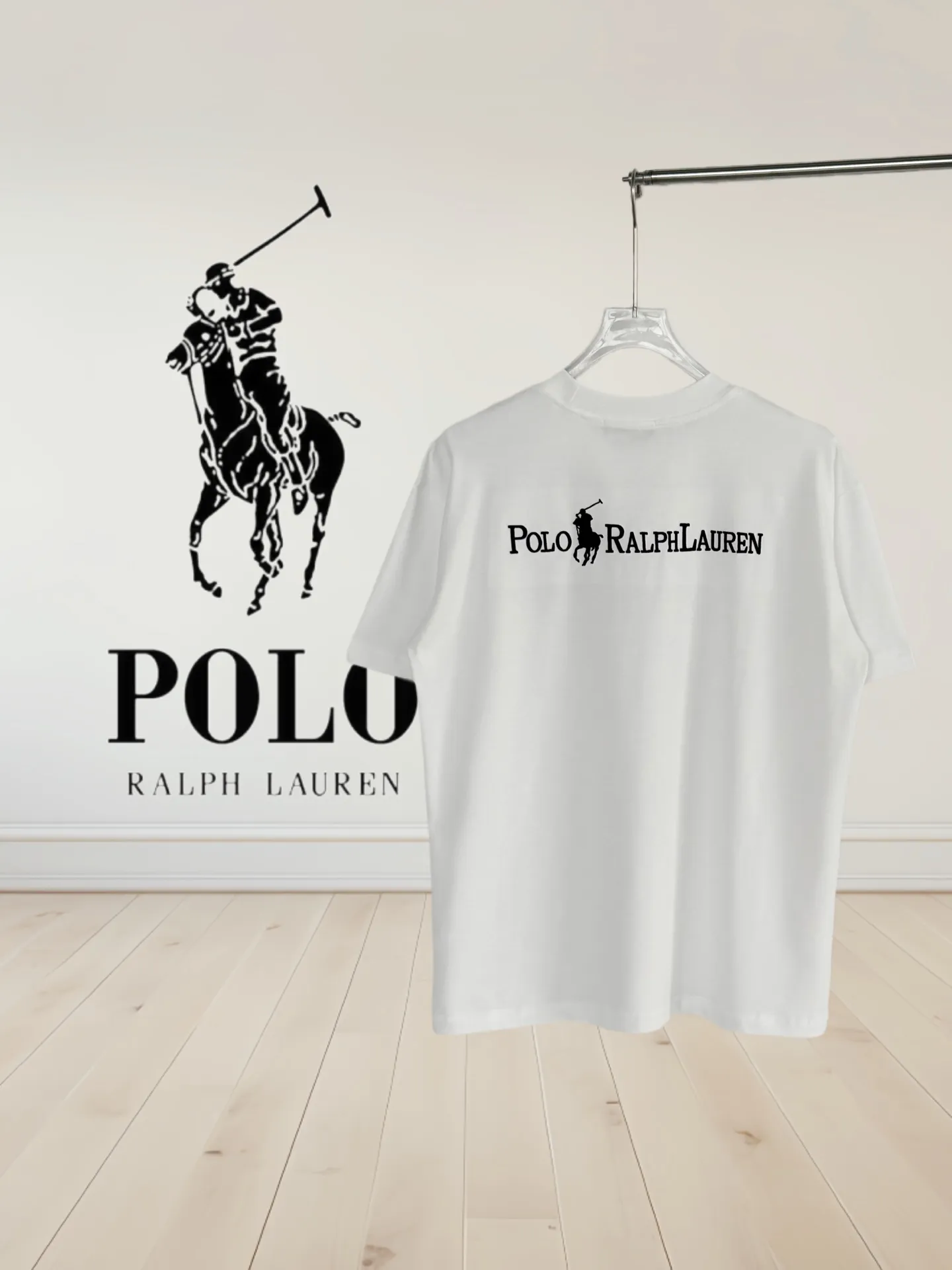 P160 [High Quality]Ralph Lauren*Ralph Lauren embroidery micro-label simple‼ ️Short-sleeved T-shirt 💗Ralph Lauren classic short-sleeved T-shirt, custom-made 280g pure cotton fabric, soft and breathable, classic horseback golf🏌️ embroidery on the chest, logo + logo embroidery on the back, simple and recognizable. Round neck design, neat tailoring, customized 280g pure cotton fabric, soft and smooth to the touch, great breathability, super comfortable to wear in summer! The same loose version for men and women, OK to wear alone or layered, versatile ~ 𝐂𝐎𝐋𝐎𝐔𝐑: black white 𝐒𝐈𝐙𝐄: S-xL Size chart: S: Shoulder width 51 - Bust 55 - Clothing length 70 M: Shoulder width 53 - Bust 57 - Clothing length 72 L: Shoulder width 55 - Bust 59 - Clothing length 74 XL: Shoulder width 57 - Bust 61 - Clothing length 76